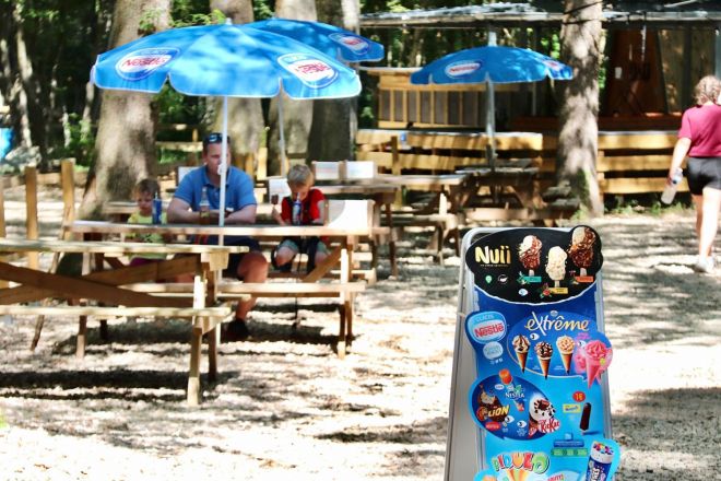Parc Evasion Parc de loisirs activités plein-air Bourgogne-Franche-Comté Terasse boissons snacks