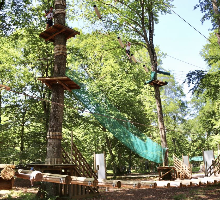 accrobranche-dijon-en-foret-avec-des-parcours-pour-enfants-et-famille-parc-de-loisirs-entre-dijon-et-beaune