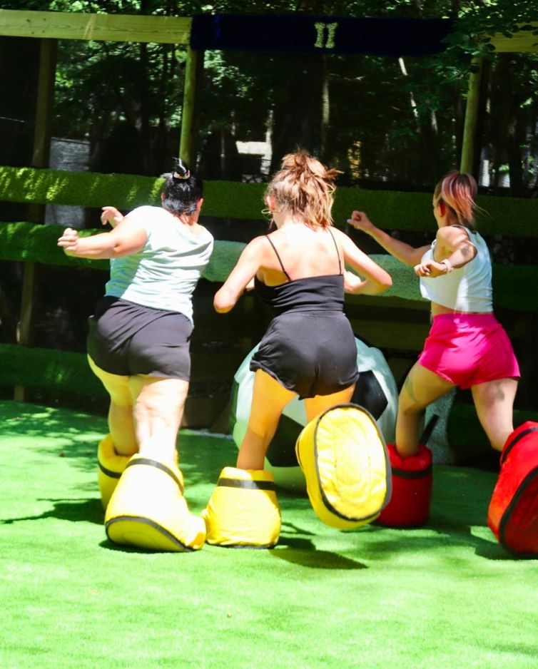 big-foot-activite-sportive-bourgogne-foot-grosses-chaussures-parc-de-loisirs-entre-dijon-et-beaune